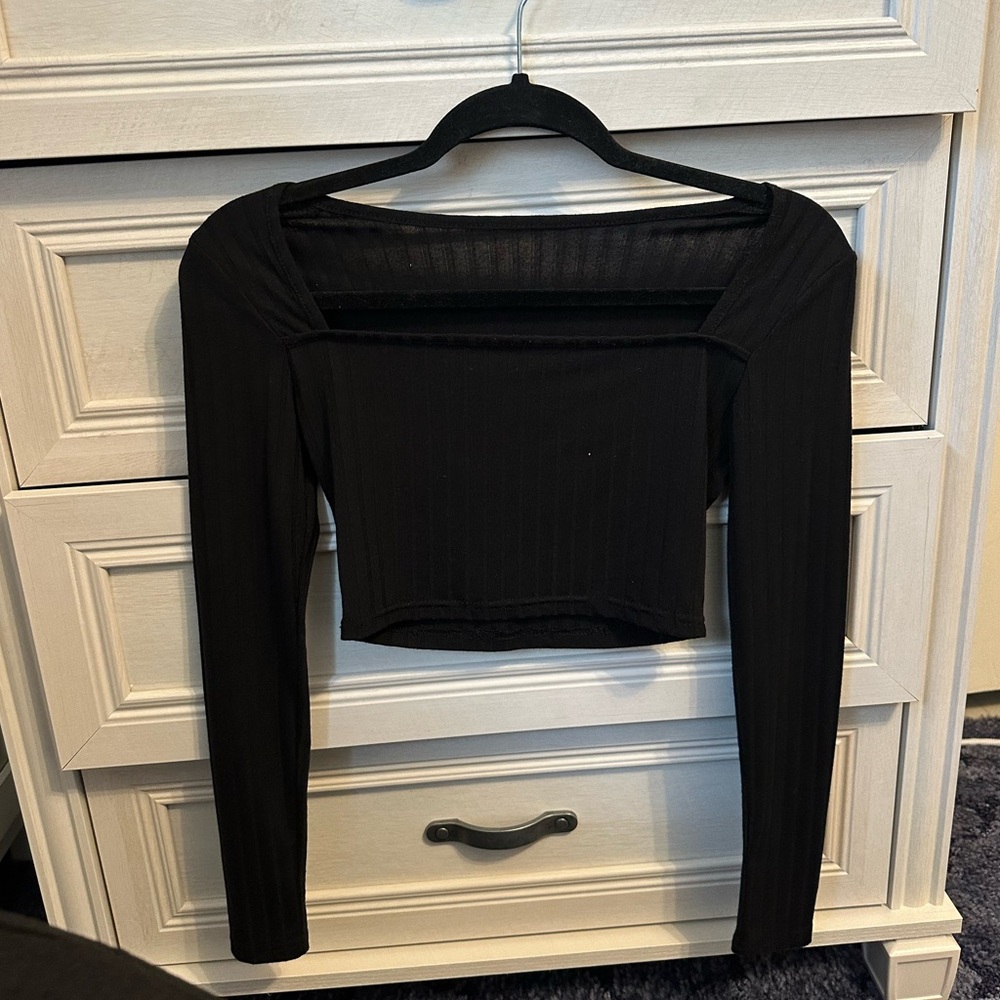 long sleeve crop top